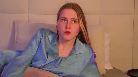 Lexi online show from November 16, 7:25 pm