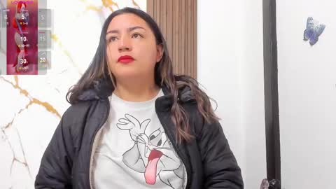 lexyy24_ online show from June 5, 9:15 am
