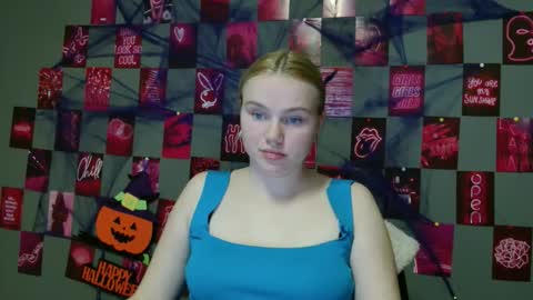 Leyla online show from October 4, 5:50 pm