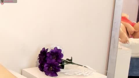 leyla woods online show from November 27, 12:30 pm