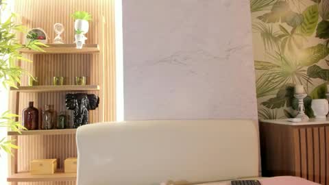 LEZY online show from November 28, 7:50 pm