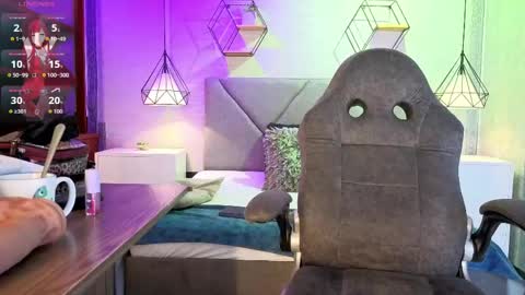 lhiam online show from April 15, 7:58 pm