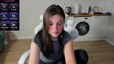lia_2002_ online show from April 25, 12:52 pm