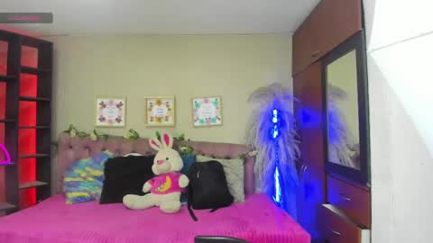 Snapshot of lia_keen chatting on March 6, 8:16 pm lia online show from March 6, 8:16 pm
