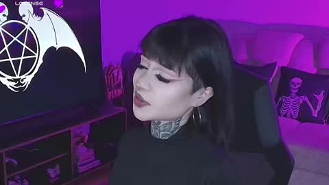 Snapshot of liaa_rodriguezz chatting on February 17, 9:54 pm Liaa  online show from February 17, 9:54 pm