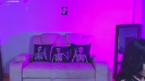 Snapshot of liaa_rodriguezz chatting on January 28, 9:50 pm Liaa  online show from January 28, 9:50 pm