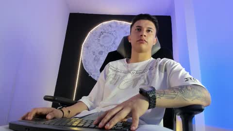 Liam Smith online show from November 3, 12:31 pm