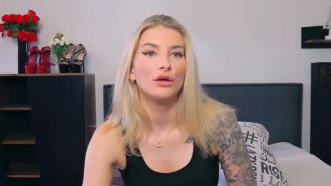 Lia online show from March 19, 1:37 pm