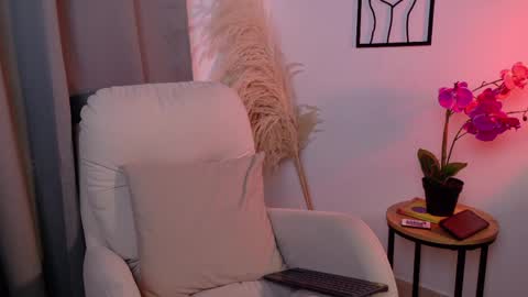 LiaFox b online show from April 11, 4:07 am