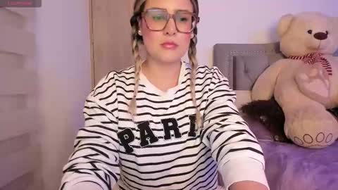 Lia  online show from December 18, 2:05 am