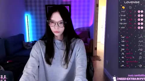 lialilia online show from October 8, 4:11 pm