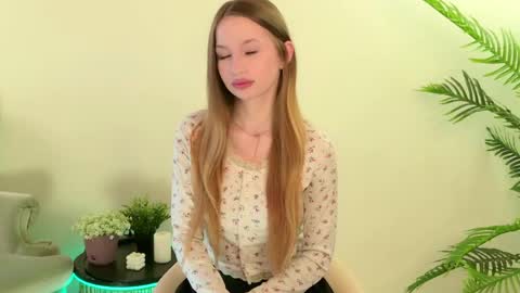 Liana online show from May 14, 1:06 pm