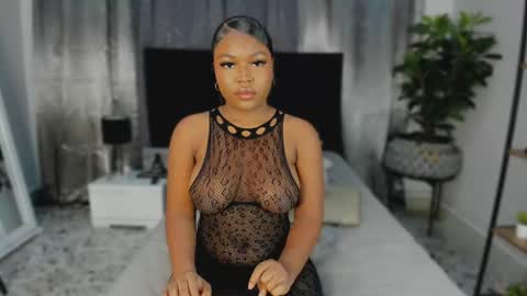 Lianasmith online show from April 18, 11:26 pm