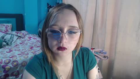 Lia Roberts online show from March 4, 11:51 am