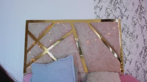 liaross online show from April 5, 8:52 pm