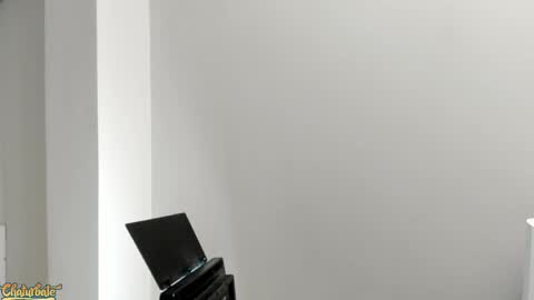 liastarkk online show from April 16, 1:11 pm