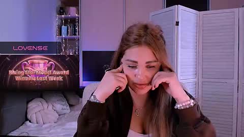 libra_mia online show from December 22, 5:16 pm