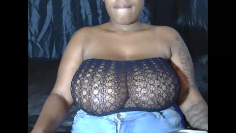 lickabletash98 online show from December 31, 4:14 pm
