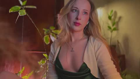  Im online every day except Saturday and Sunday somewhere between 2000 and 0300 UTC3 but its never at the same time  online show from March 2, 6:47 pm