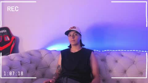 liiam_smith_ online show from March 4, 11:51 am