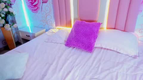 LIILY online show from March 6, 9:31 pm