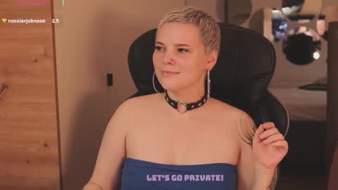 likaaberry online show from November 28, 2:31 pm