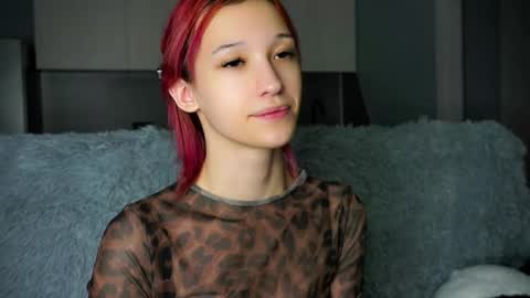 Emi online show from October 20, 4:43 pm