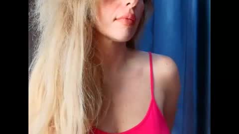 Mia                   Onlyfans link -  online show from December 18, 9:14 am