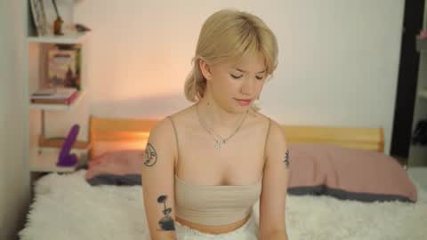 lil_chery online show from October 21, 8:07 am