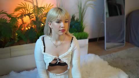 lil_chery online show from September 28, 8:19 am