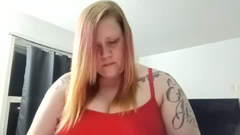 lil_nelli8 online show from July 23, 8:00 am