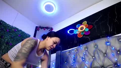   online show from March 5, 11:49 am