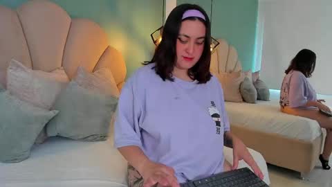 Lila  online show from April 24, 1:47 pm