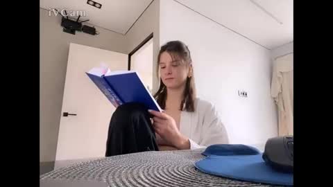 lili_2905 online show from October 20, 11:57 am