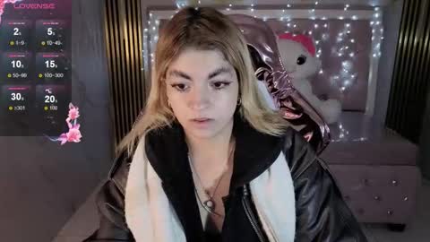 Lili online show from November 2, 3:43 am