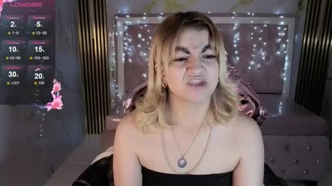 Lili online show from November 11, 3:24 am