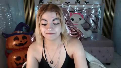 Snapshot of lili_conor_s chatting on October 14, 3:42 am Lili online show from October 14, 3:42 am