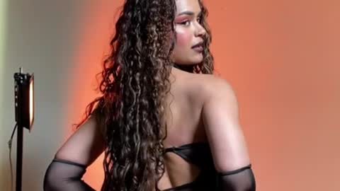 lili_evanss online show from July 28, 12:45 pm