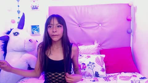 lili_roussi online show from March 7, 2:36 am