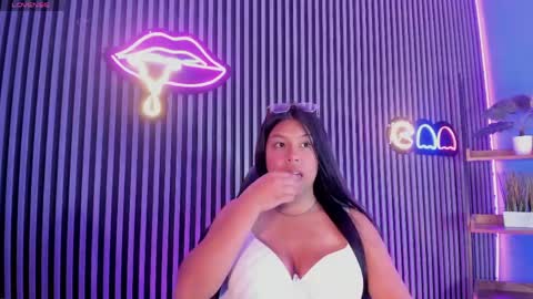 lili skye online show from April 14, 8:53 pm