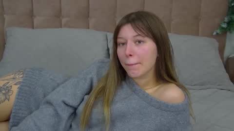 Mia online show from December 22, 6:27 am