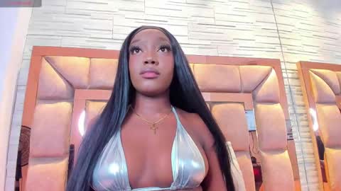 LILIAN  online show from November 17, 7:25 pm