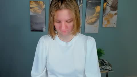 hi guys Im new here Im 18 years oldIve never had sex online show from January 15, 2:45 pm