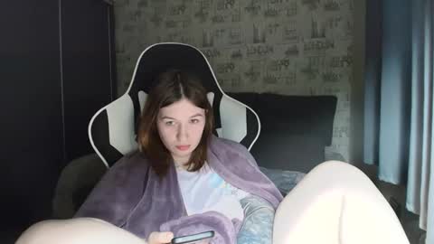 liliawoolf online show from December 22, 6:05 am