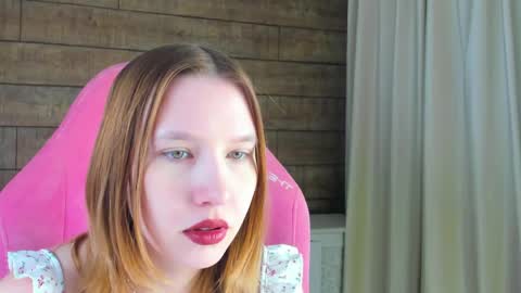 LiliLinn online show from June 2, 4:35 am