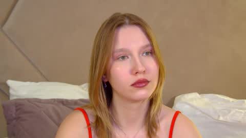 LiliLinn online show from March 27, 8:26 am