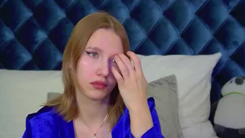 LiliLinn online show from February 3, 6:51 am