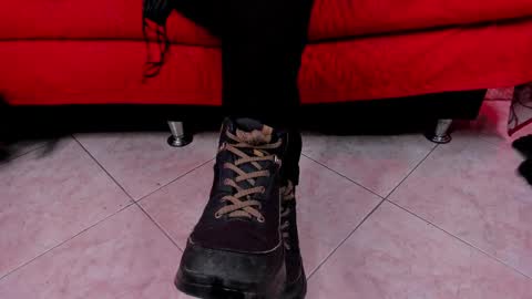 Snapshot of lilith_deveraux_ chatting on October 21, 3:05 pm MISTRESS LILITH online show from October 21, 3:05 pm