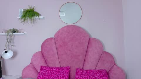 Lilith  online show from December 18, 11:37 am