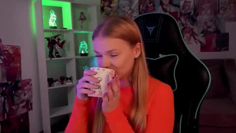 lilitrosen online show from November 11, 6:16 pm